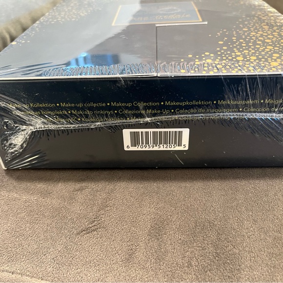 JANE IREDALE 12 DAYS OF CHRISTMAS MAKEUP - Picture 15 of 16